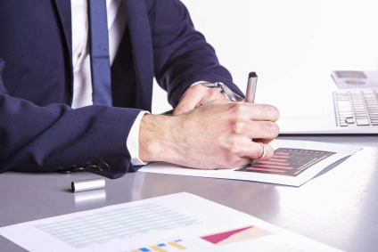 Odmeny finančných sprostredkovateľov nebudú regulované.